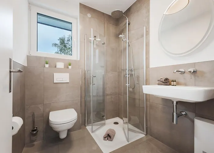 Egge 7e Mit Whirpool U Sauna * Altenbeken