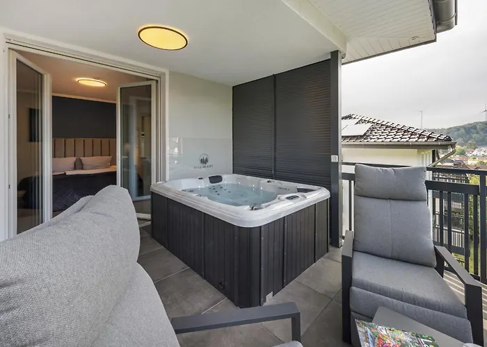 Egge 7e Mit Whirpool U Sauna * Altenbeken